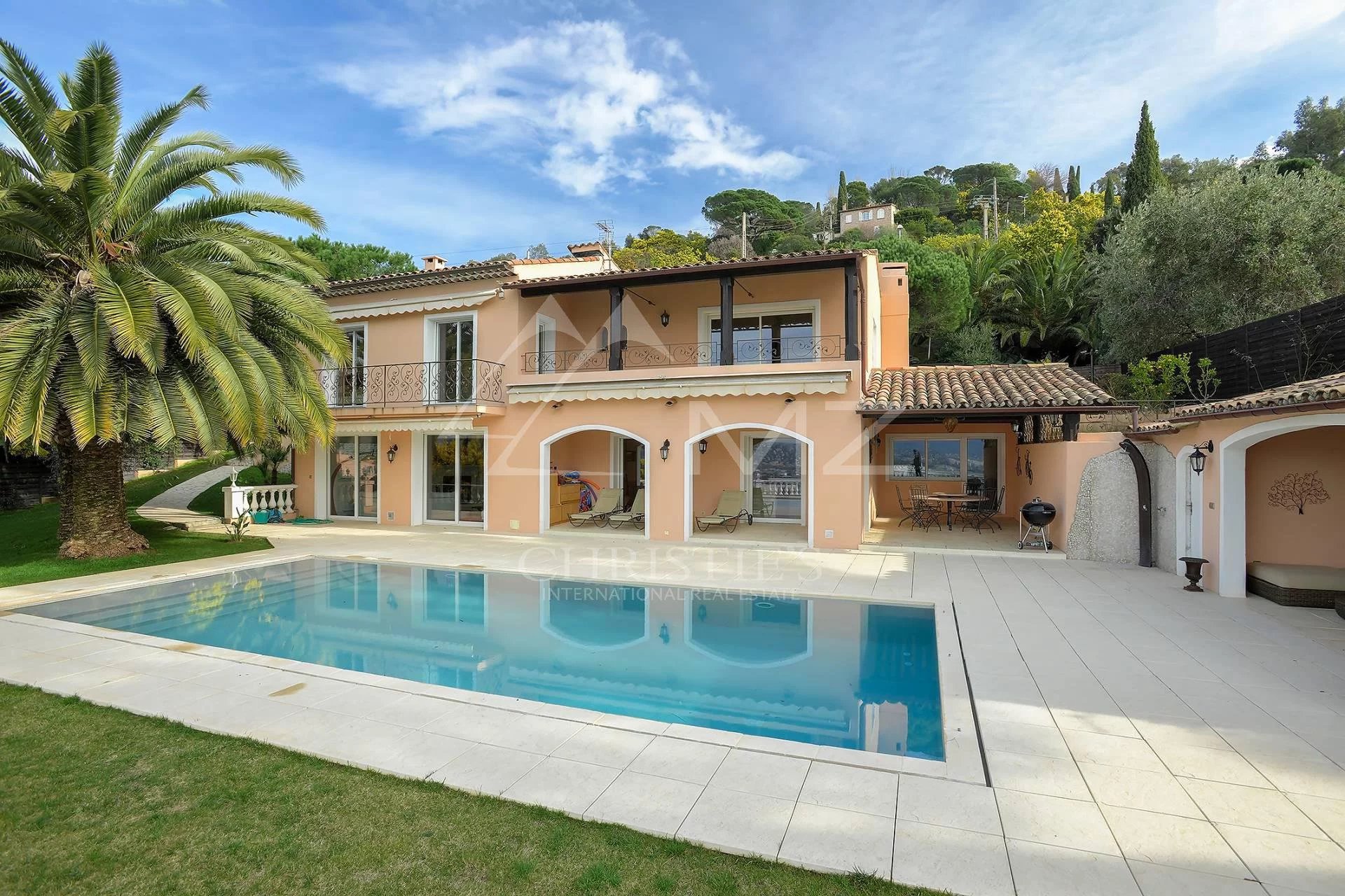 Cannes - Villa in ruhiger Lage mit Meerblick