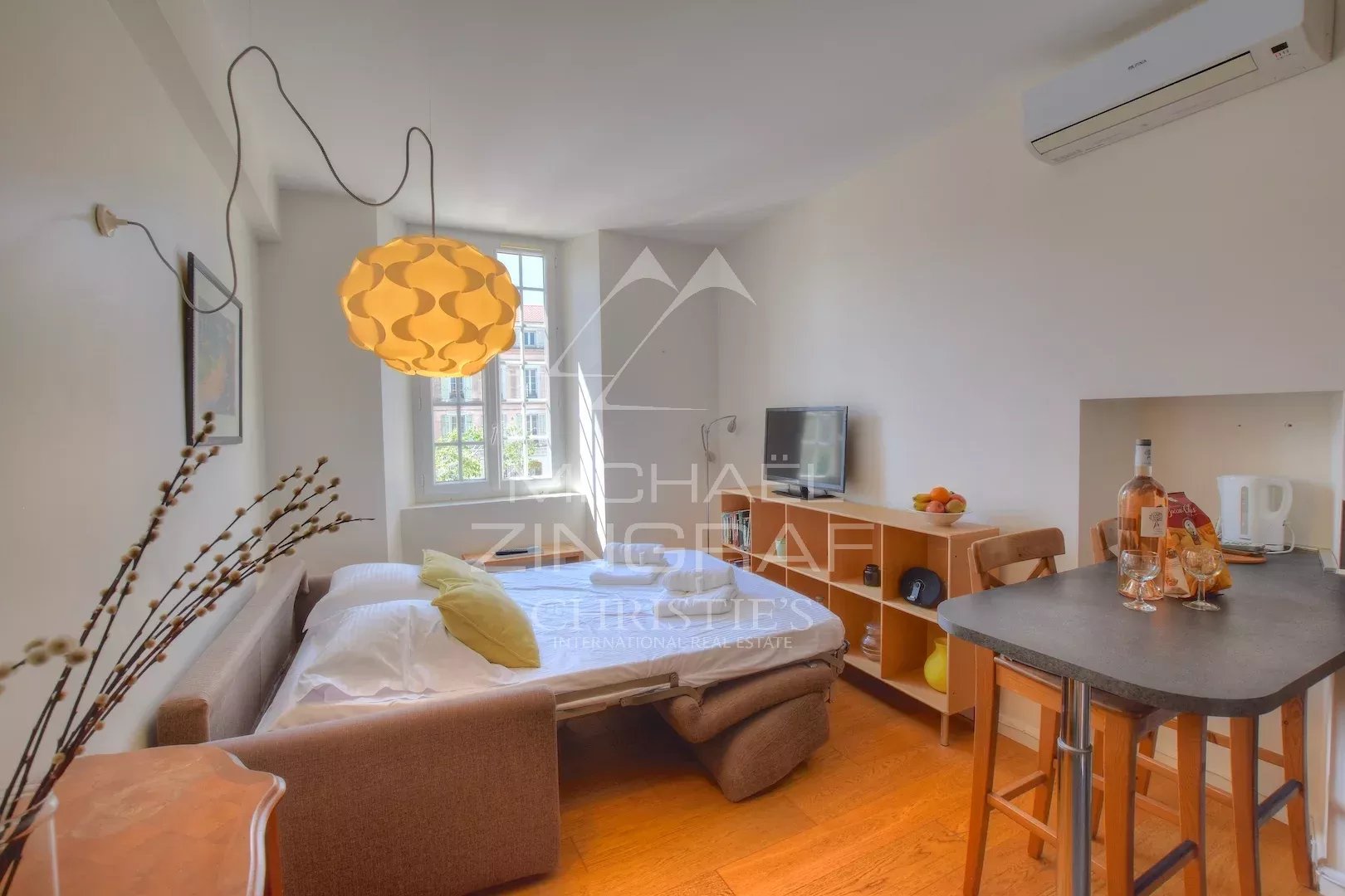 Income-Producing Building in the Heart of Antibes’ Old Town