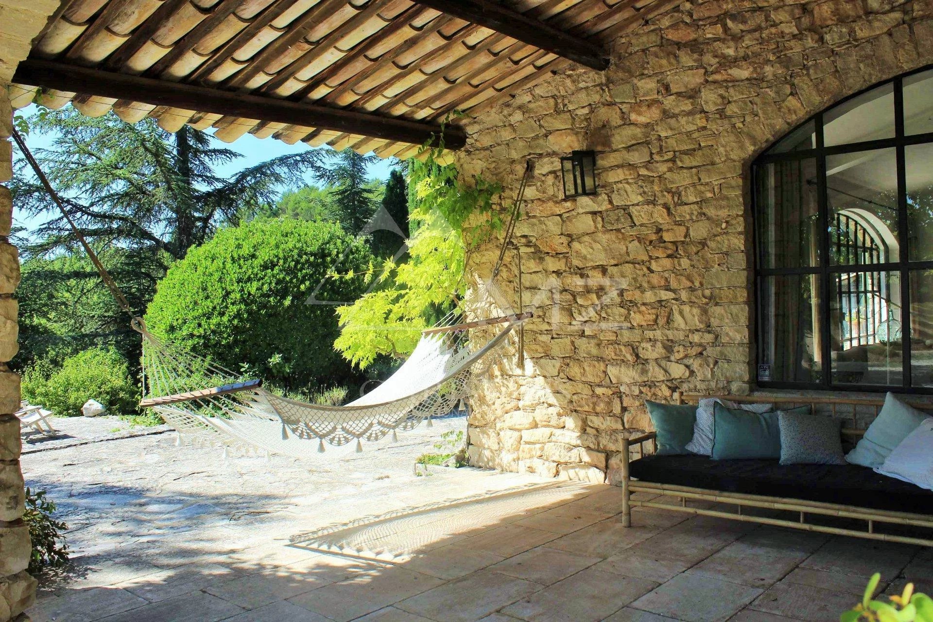 Close to Gordes - Beautiful holiday house