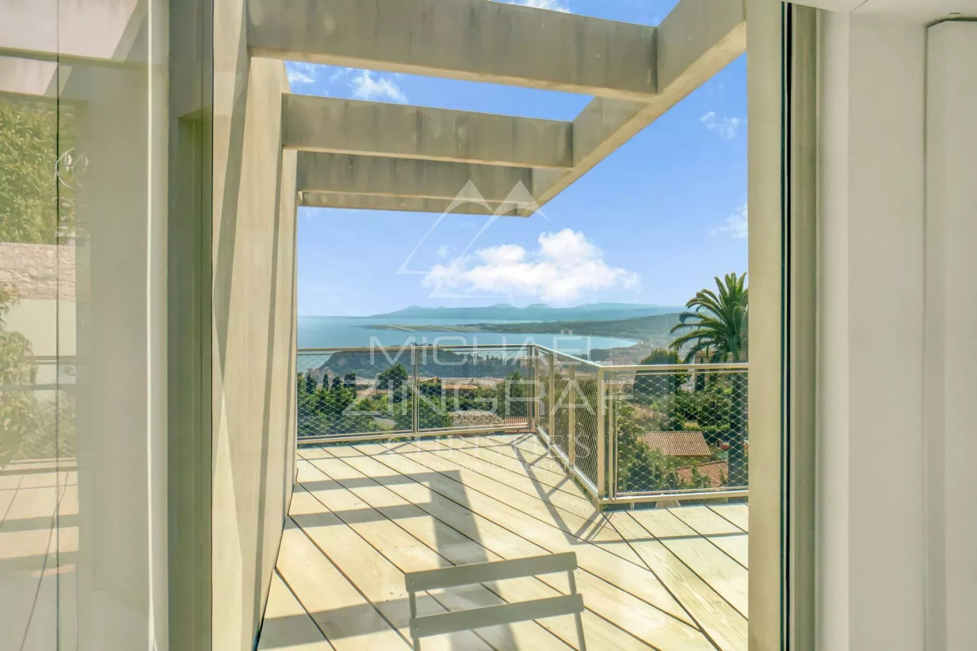 Superbe villa contemporaine avec vue imprenable sur les deux baies