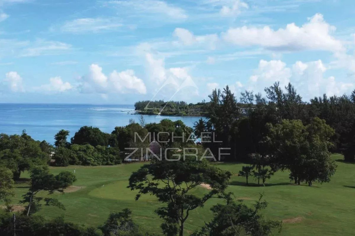 Penthouse à Balaclava – Un Art de Vivre d'Exception avec Vue Panoramique sur le Golf et l'Océan
