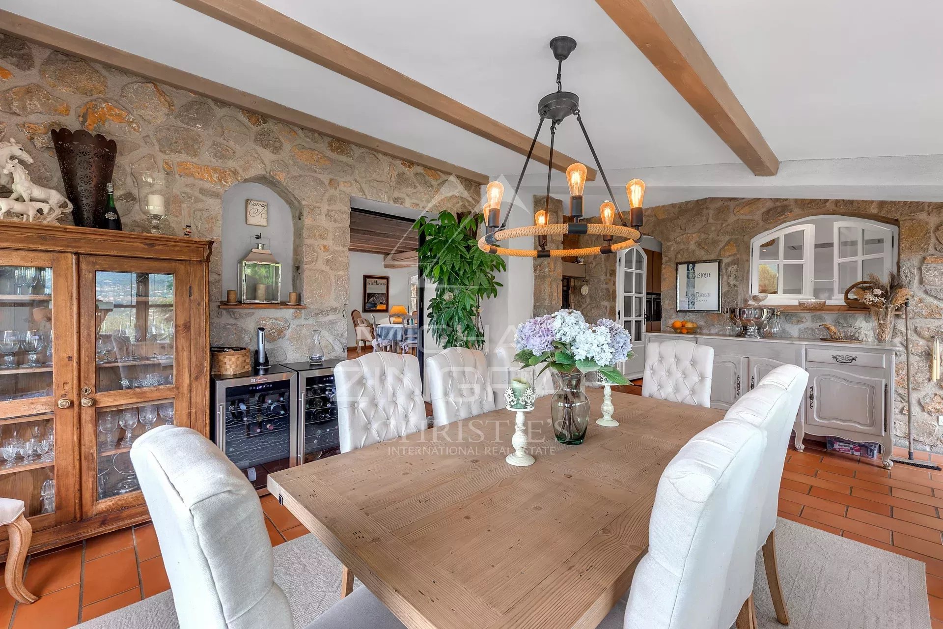 Steinernes Anwesen mit 360° Rundumblick