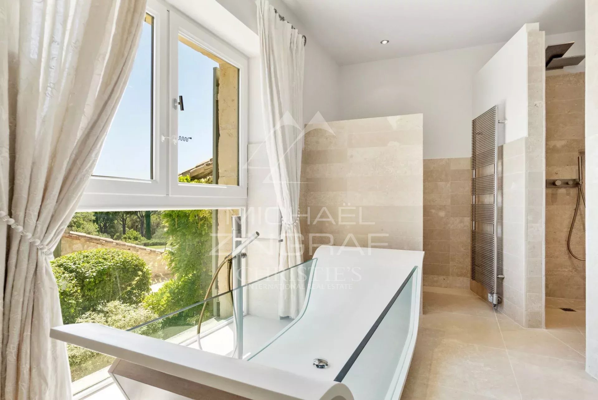 Außergewöhnliches Anwesen mit Panoramablick