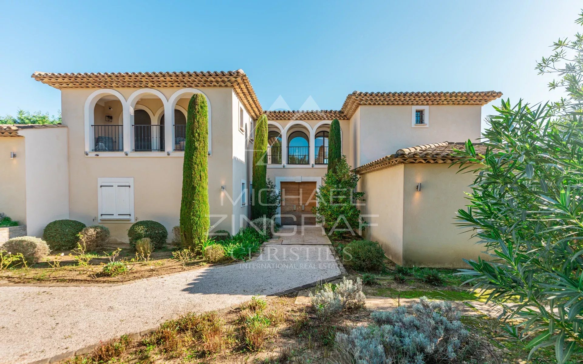 Superbe villa contemporaine à Ramatuelle – Vue dégagée, exposition plein sud