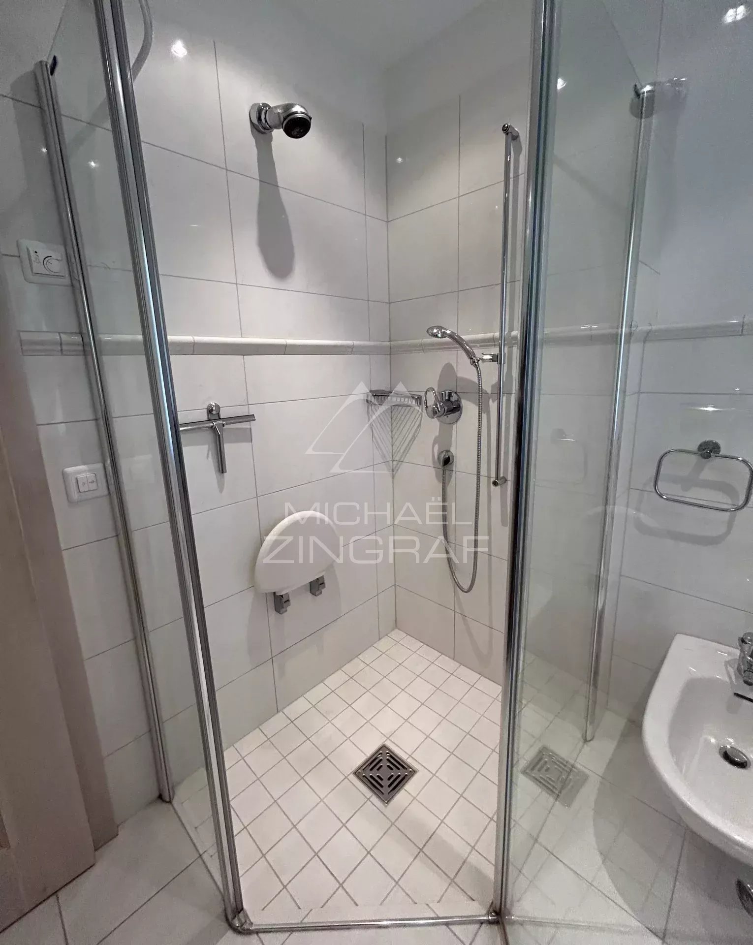 Appartement ensoleillé avec vue sur Rougemont