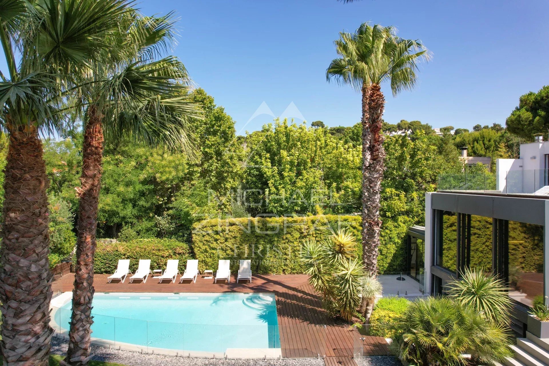 Domaine exclusif - belle villa contemporaine proche de la plage