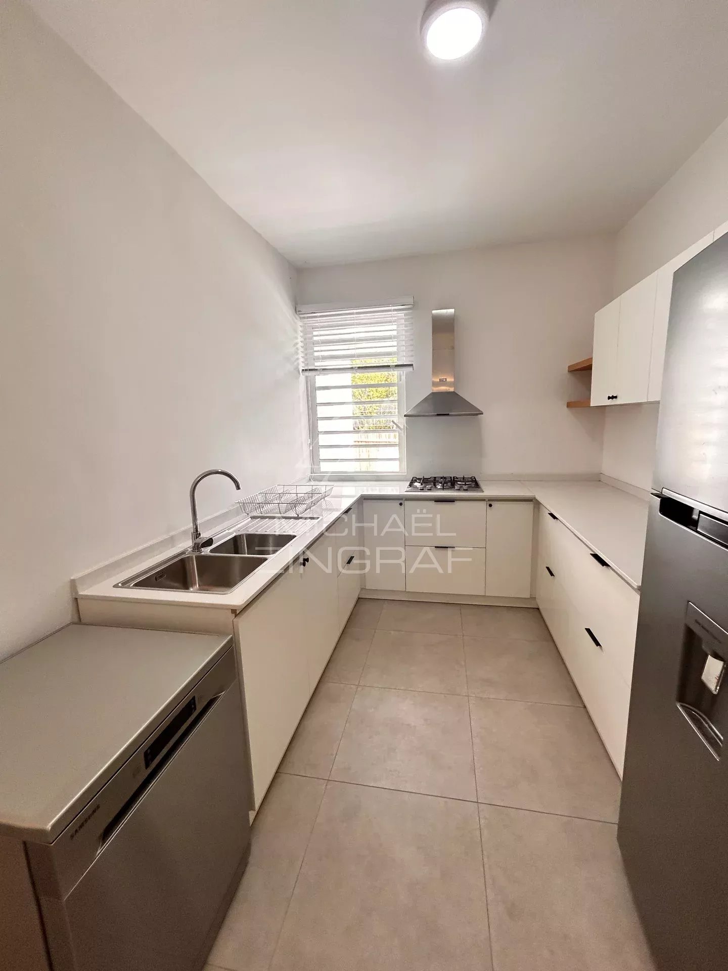 Contemporary Villa in Charmoses