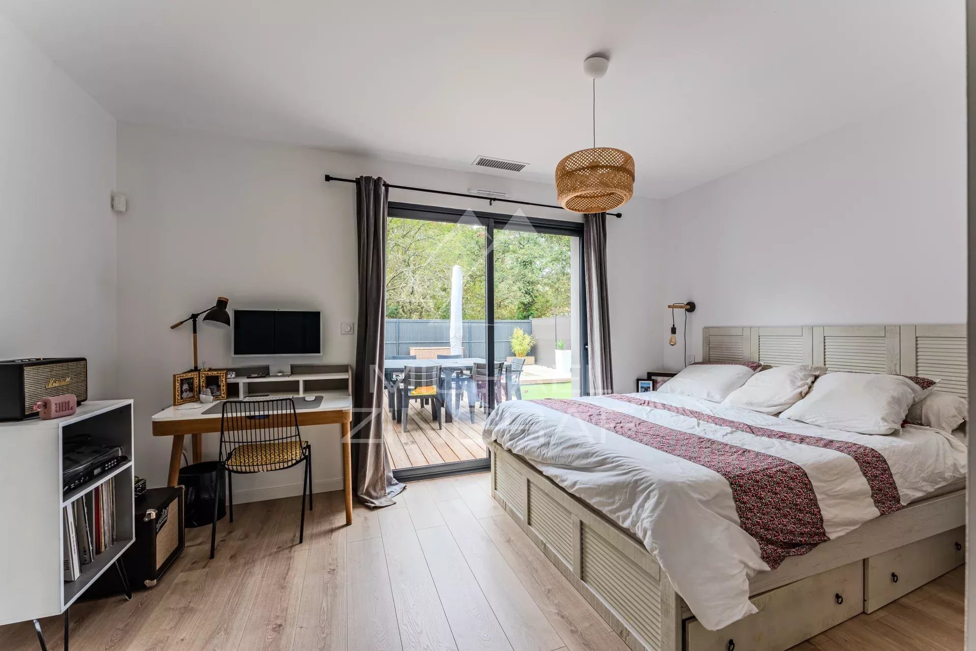 À deux pas du Bassin, une villa moderne prête à vivre