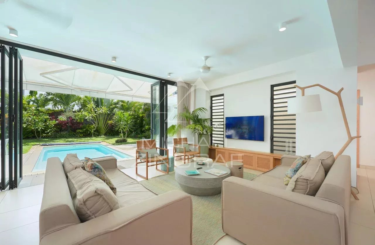 Villa avec piscine dans une résidence sécurisée à Péreybère