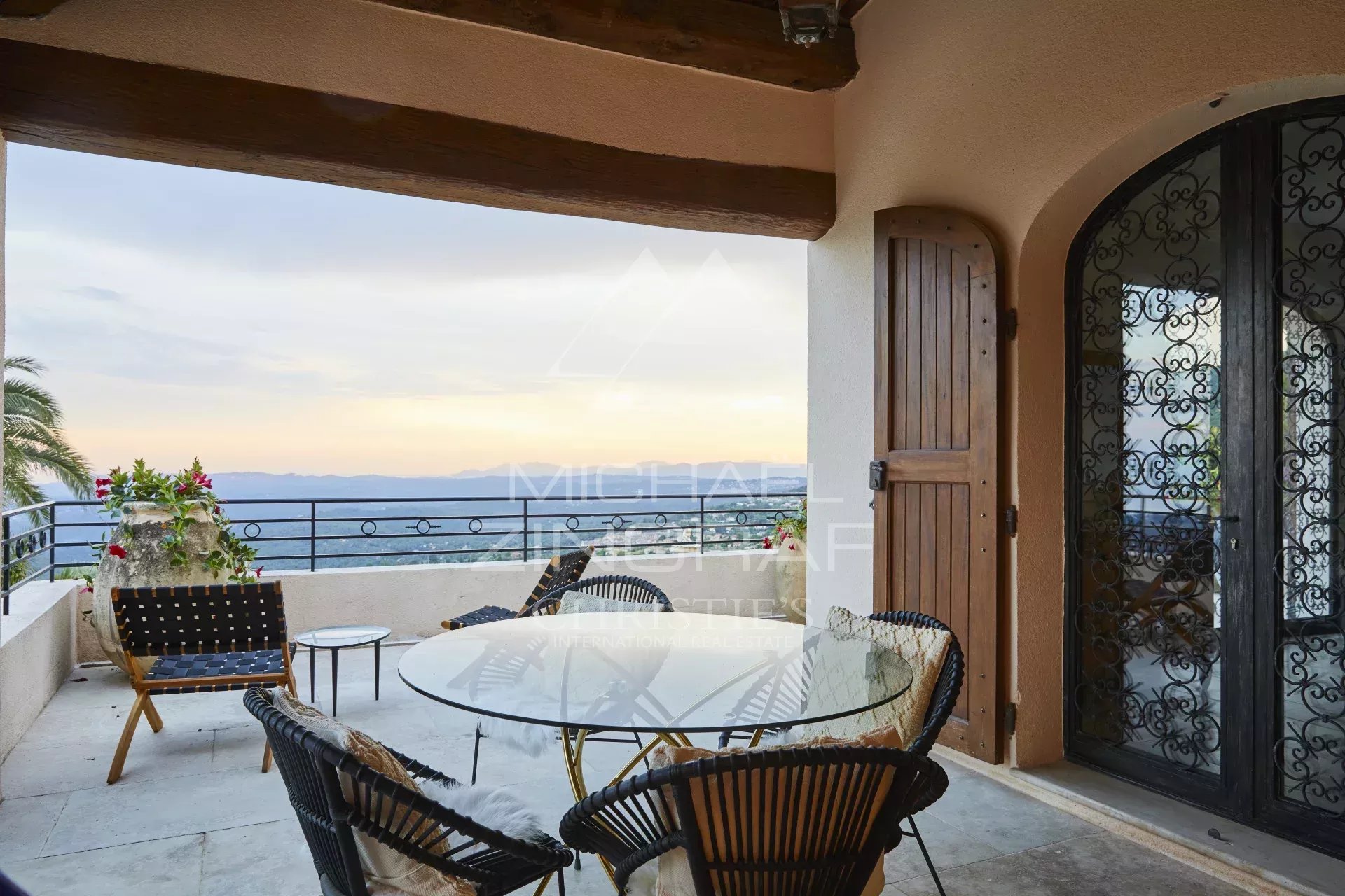 Tourrettes-sur-Loup - Villa provençale avec vue mer panoramique - 8 chambres