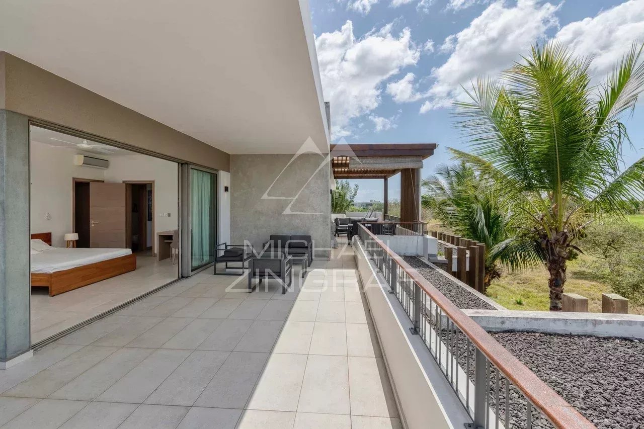 Penthouse with Golf View – Mont Choisy