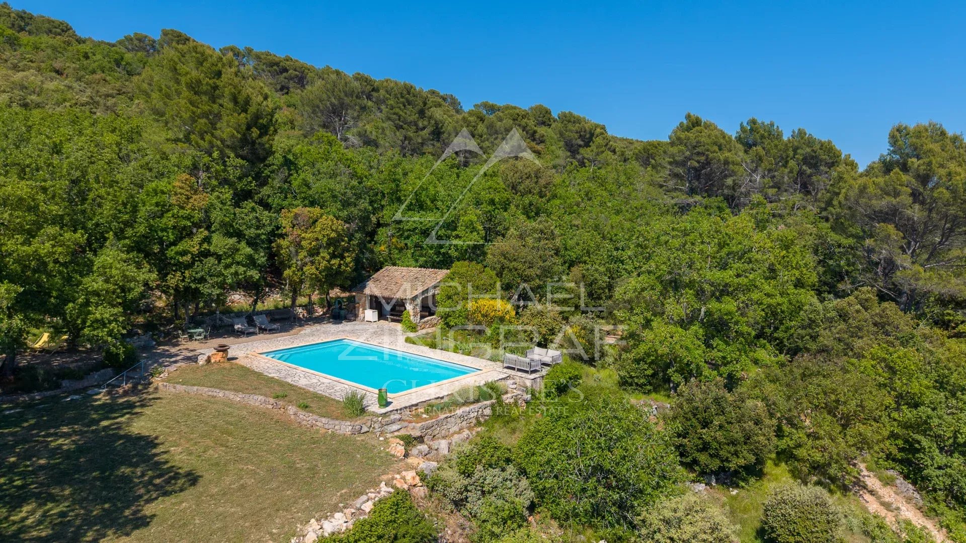Propriété d’Exception – Domaine Privé de 10 Hectares avec Vue Panoramique