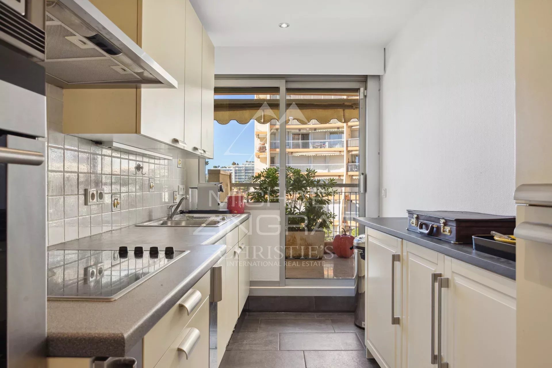 Mandelieu-La Napoule - Lumineux appartement avec vaste terrasse