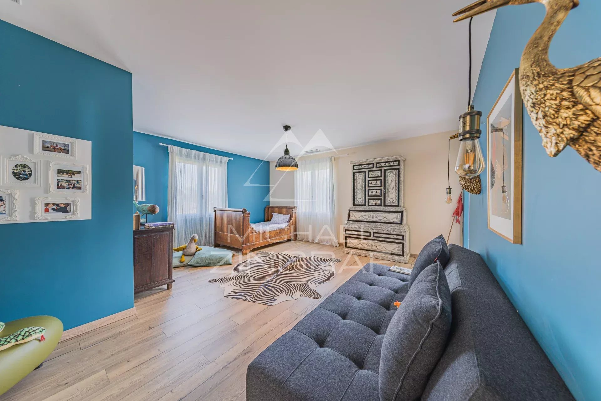 n Mimizan, on the edge of the forest, a unique property