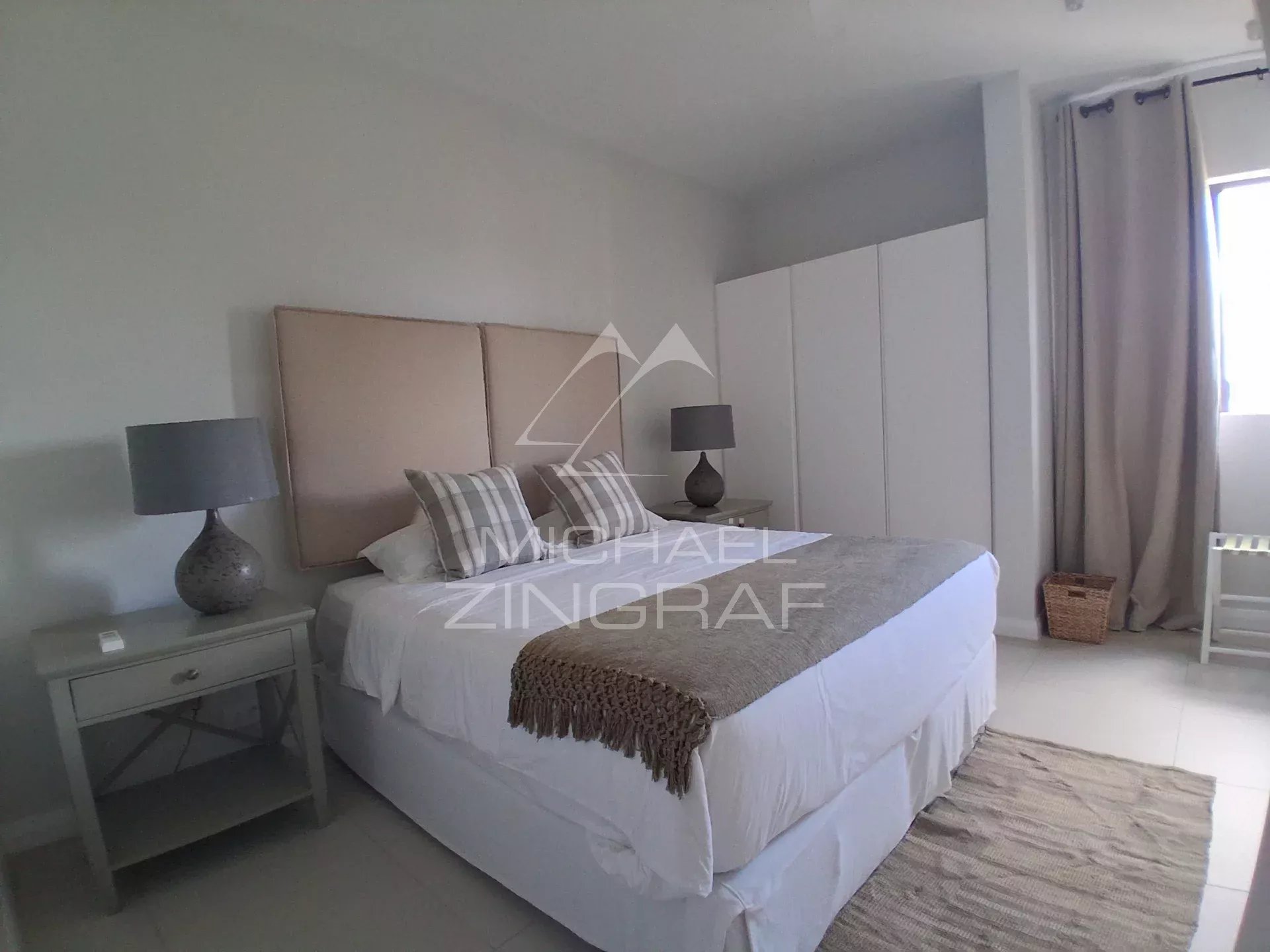 Penthouse d'Exception avec Rooftop Privatif, Piscine et Accès à une Plage Privée