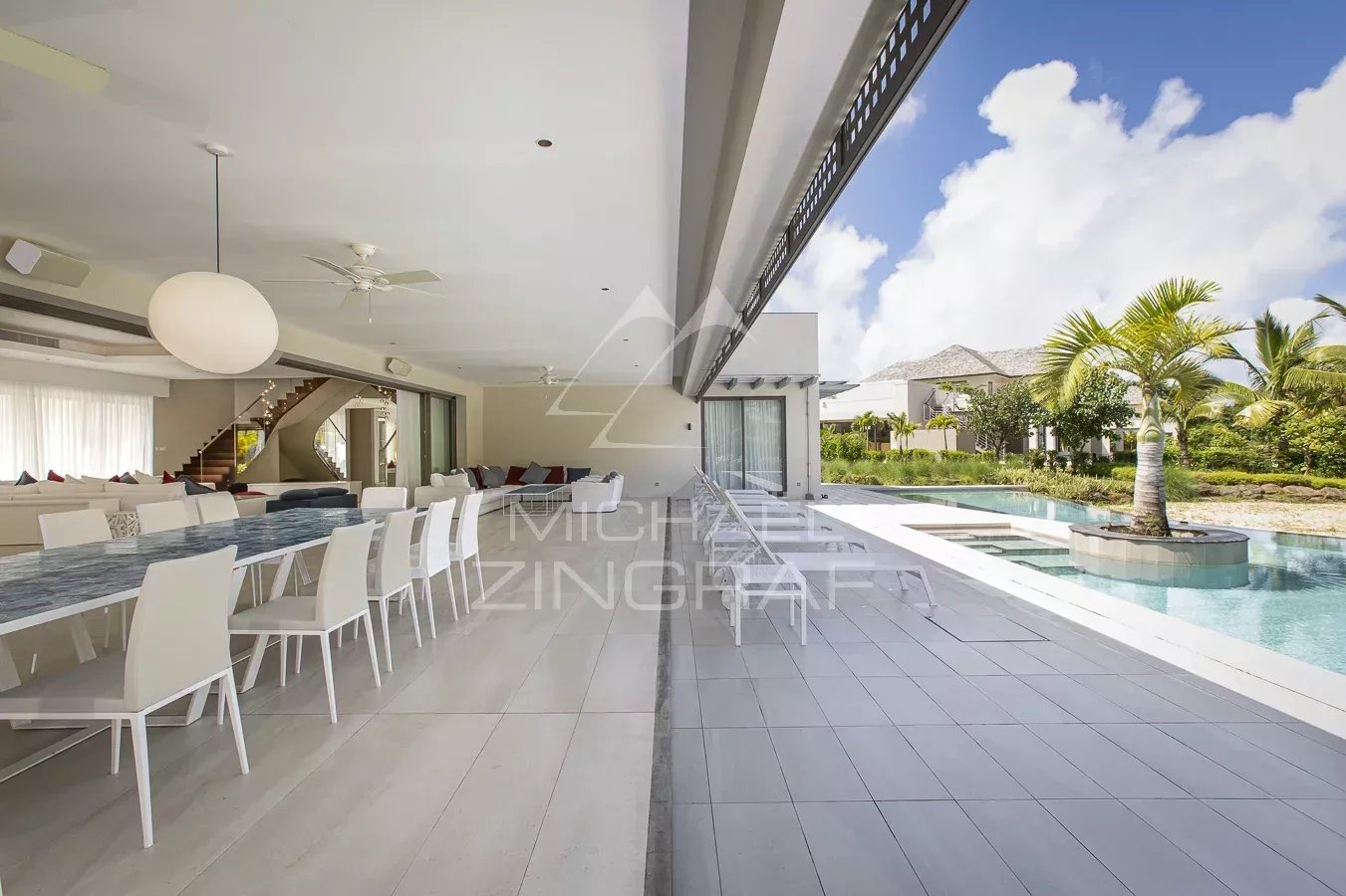 Außergewöhnliche Villa im Herzen des Wohnviertels The Gardens