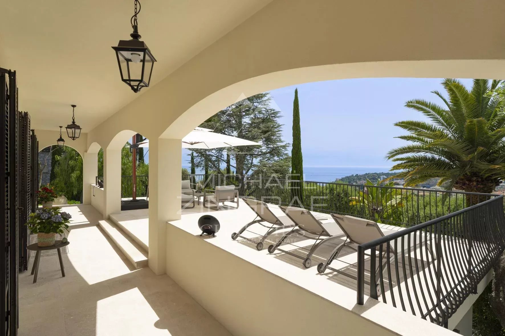 Roquebrune-Cap-Martin - Brand-new villa next to Monaco