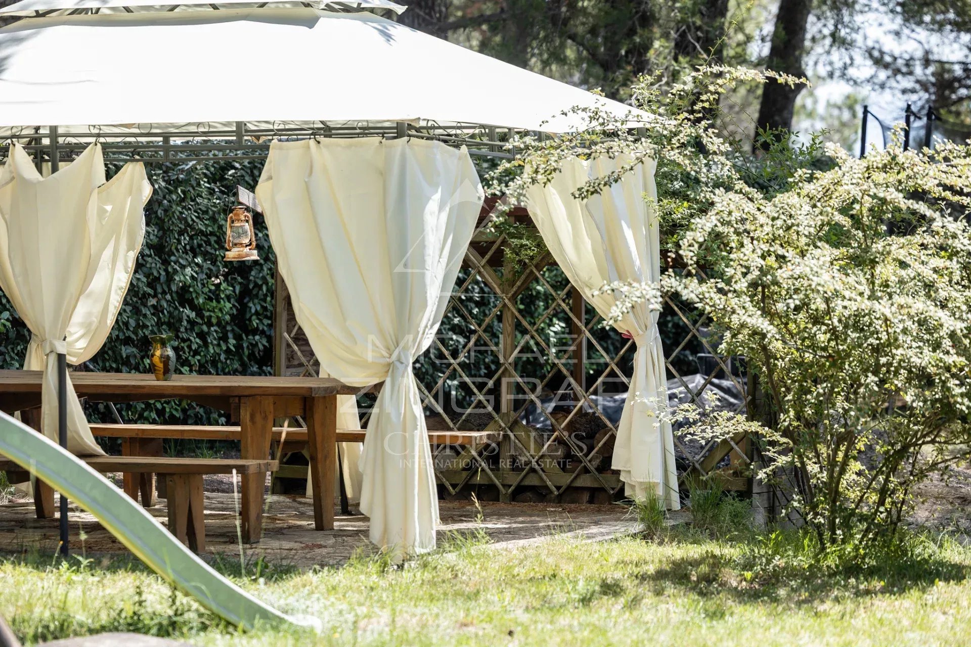 Exclusive - Charming Provençal stone house with a pool in the heart of the Luberon
