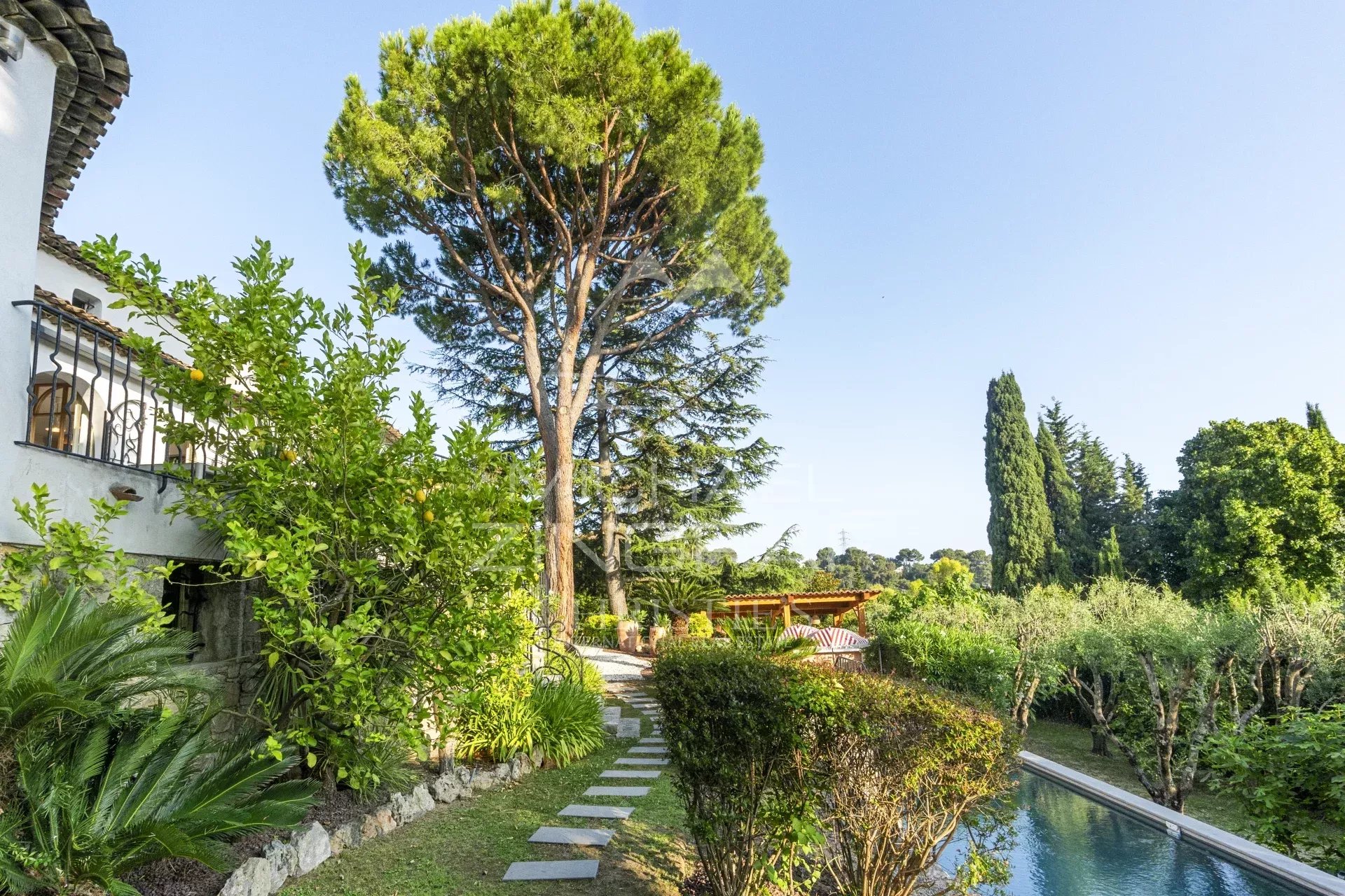 Mougins - Charming Couelle's style villa