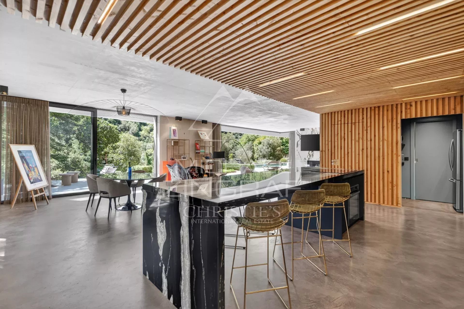 Valbonne - Villa contemporaine au cœur d'un écrin de verdure