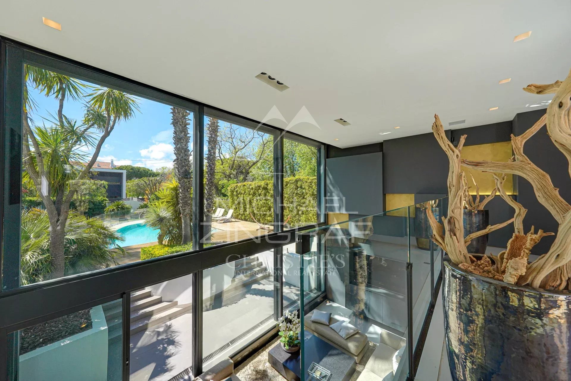 Domaine exclusif - belle villa contemporaine proche de la plage