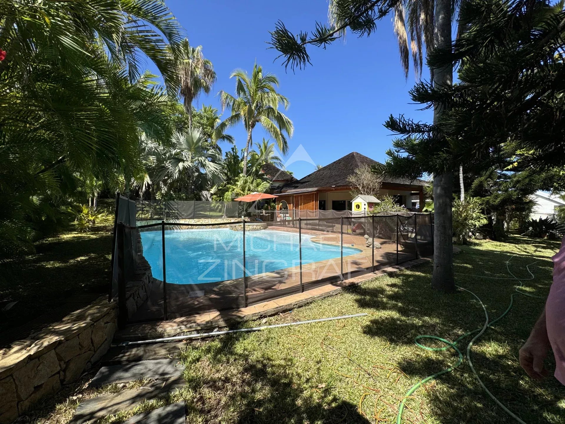 Exceptional Villa in a Secure Estate in Saint-Gilles-les-Bains