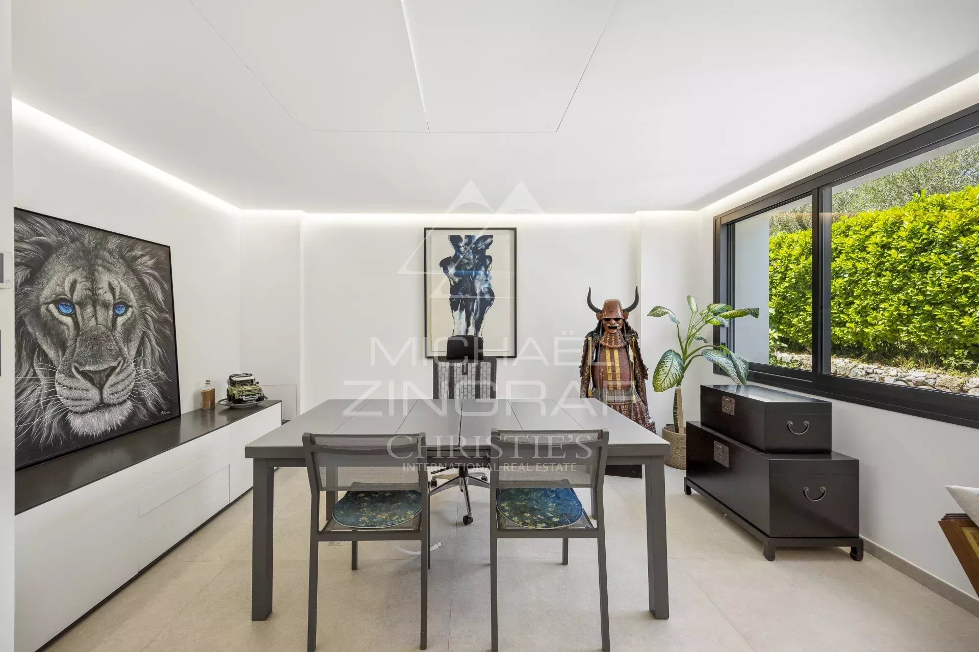Valbonne - Elegant contemporary villa
