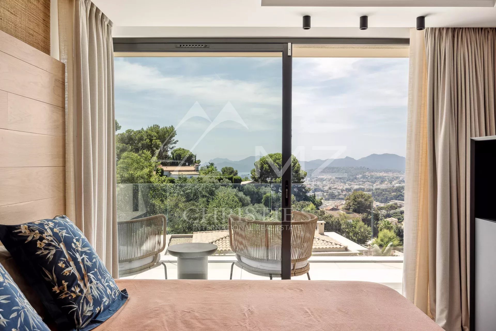 In der Nähe von Cannes - Neue Villa mit 4 Schlafzimmer