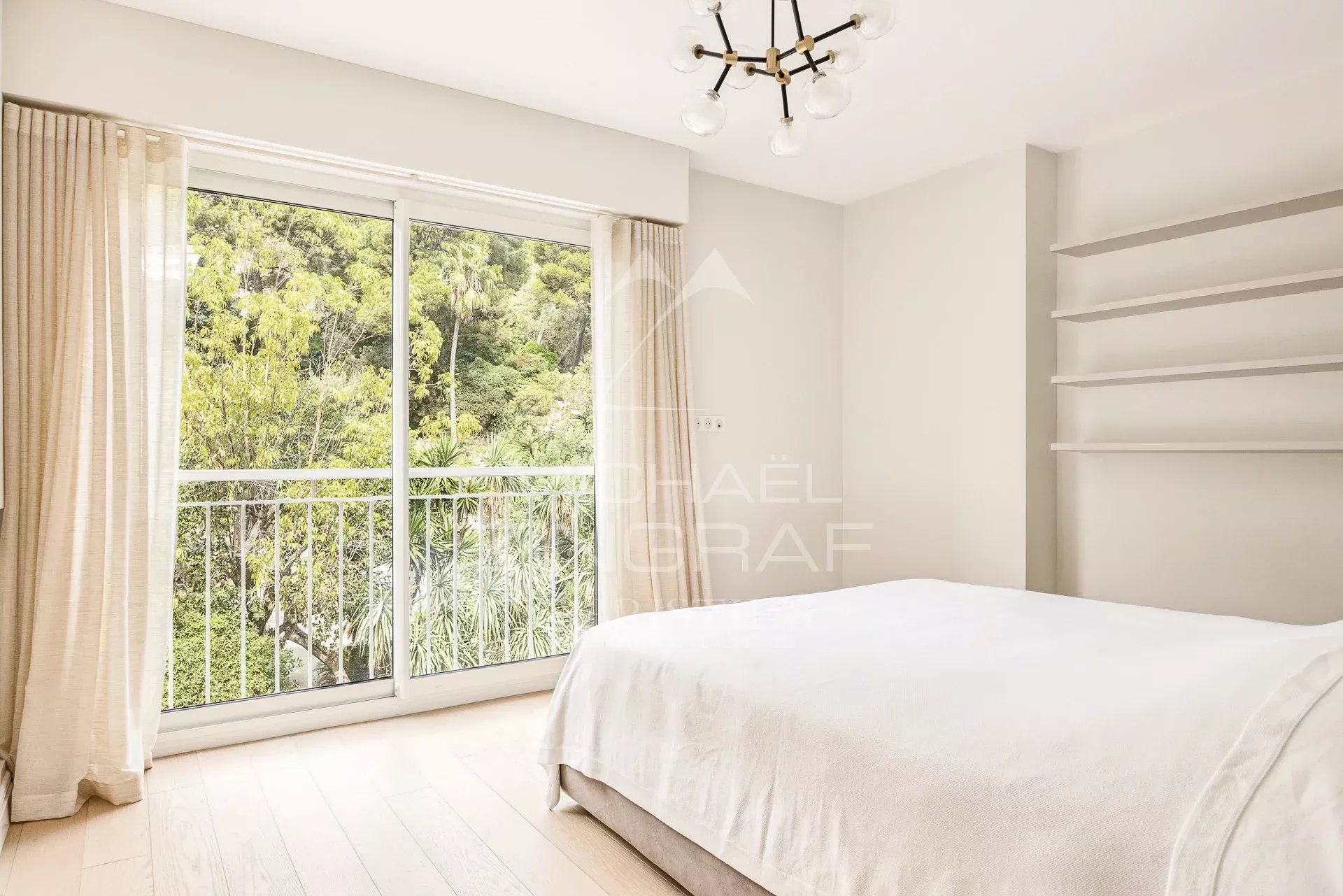 Cap d’Ail – Renovated sea view apartment