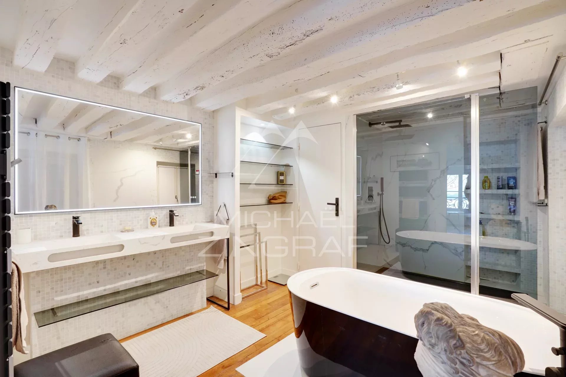 A vendre - Quai Voltaire - 2 suites - Parfait état - Vue Scène