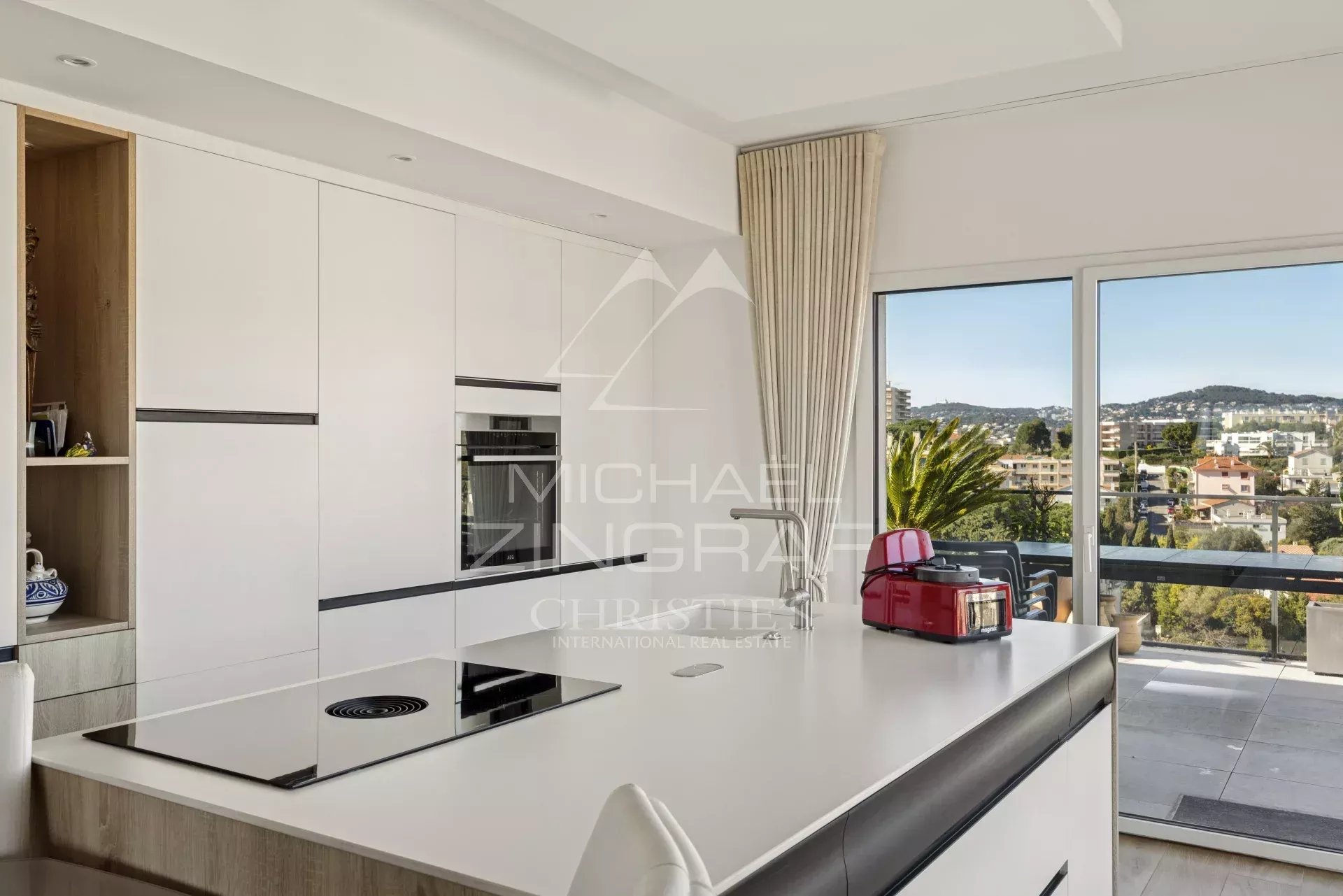 Außergewöhnliches Penthouse im Herzen von Antibes – 360° Panoramablick