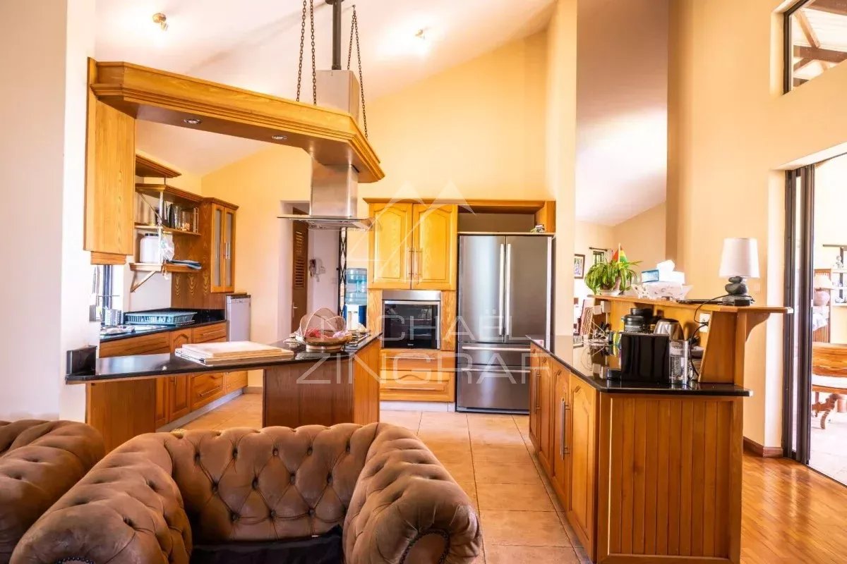 Exceptional Villa with Panoramic Views in a Prestigious Residential Estate