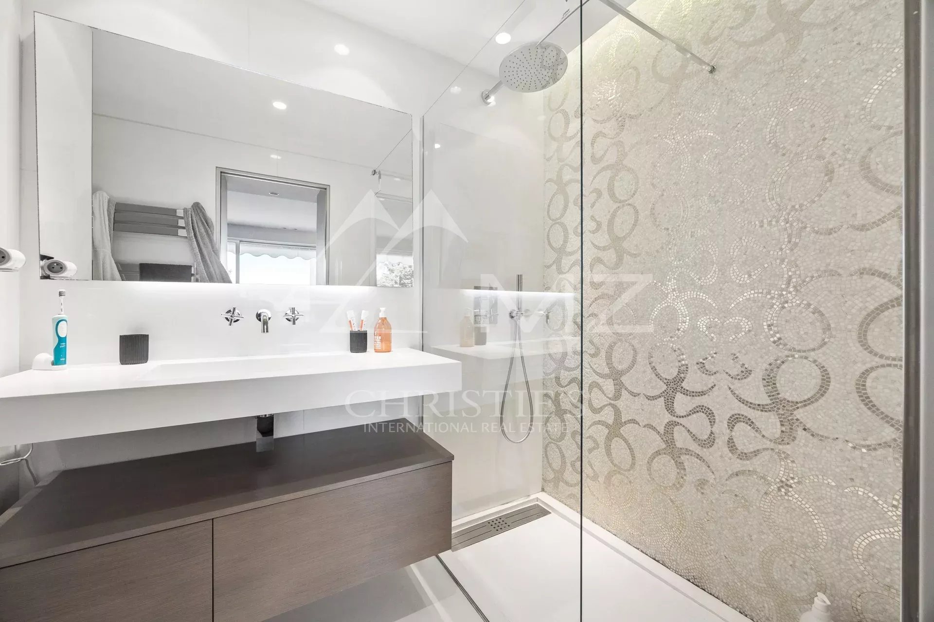 Wunderschöne Wohnung in einer prestigeträchtigen Residenz