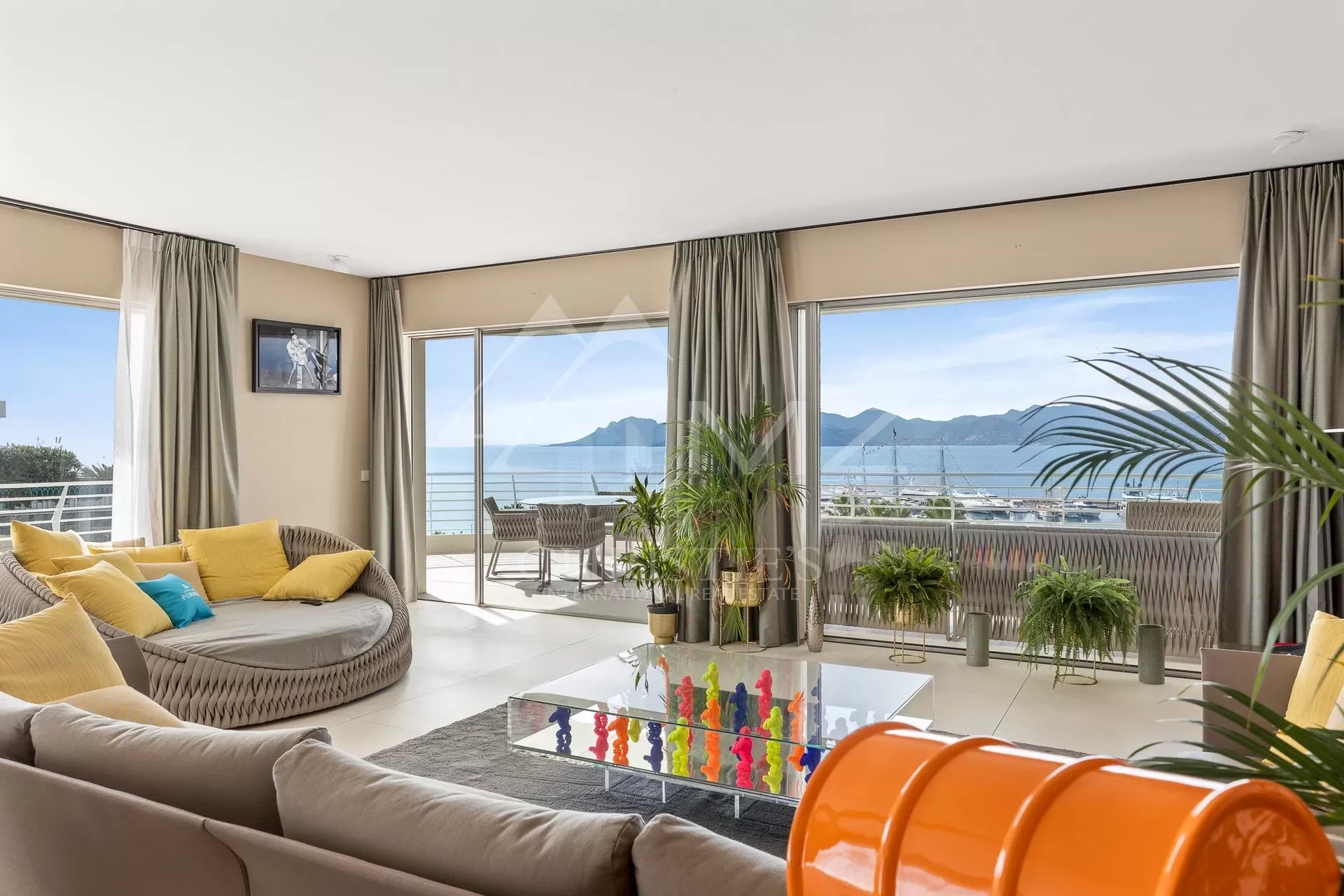 Cannes - Croisette - Penthouse with panoramic sea view
