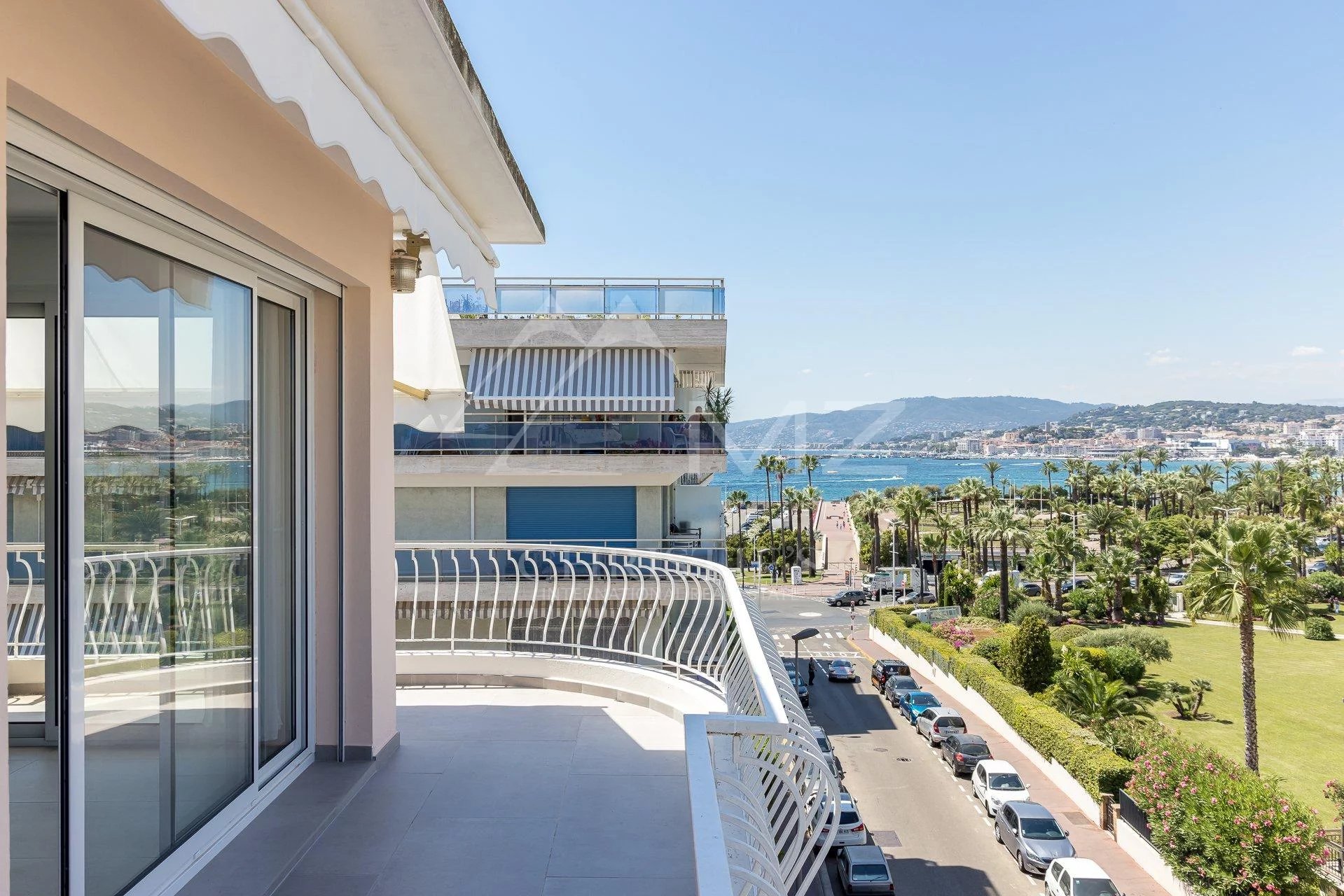 Cannes Croisette - Palm Beach - Komplett renoviertes Penthouse mit Meerblick