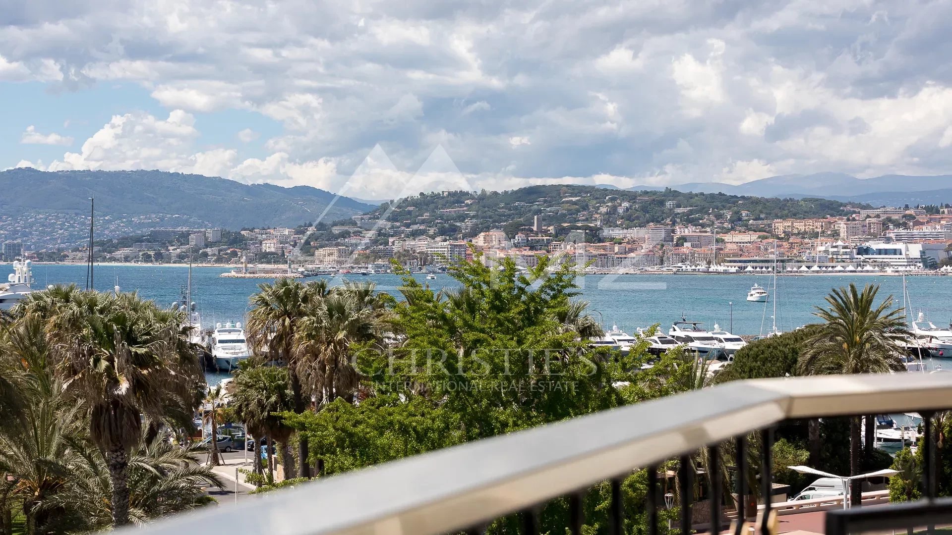 Cannes Croisette - Appartement 3 pièces vue mer exceptionnelle