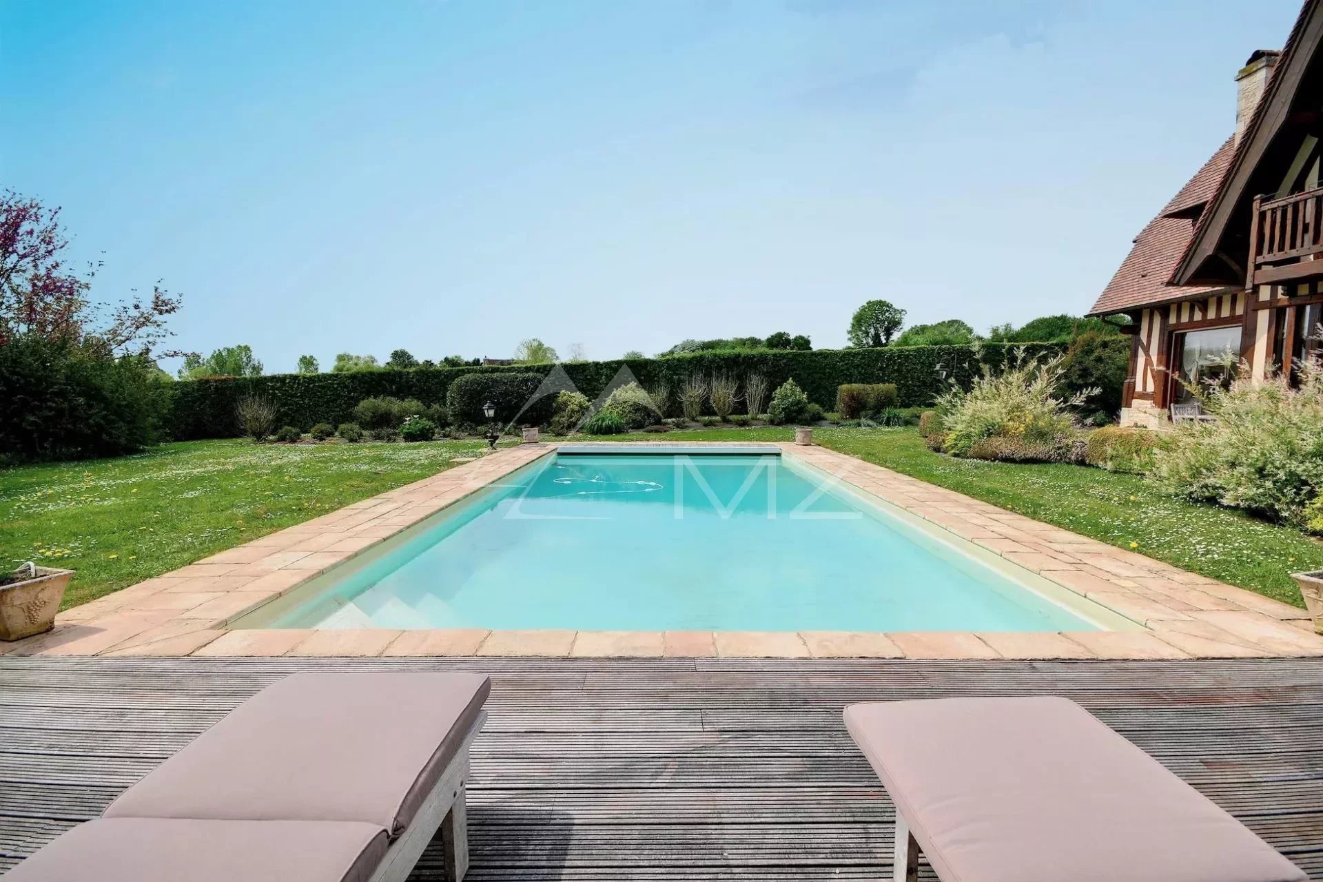 LEBAS HOUSE WITH SWIMMING POOL IN THE HEART OF A VILLAGE