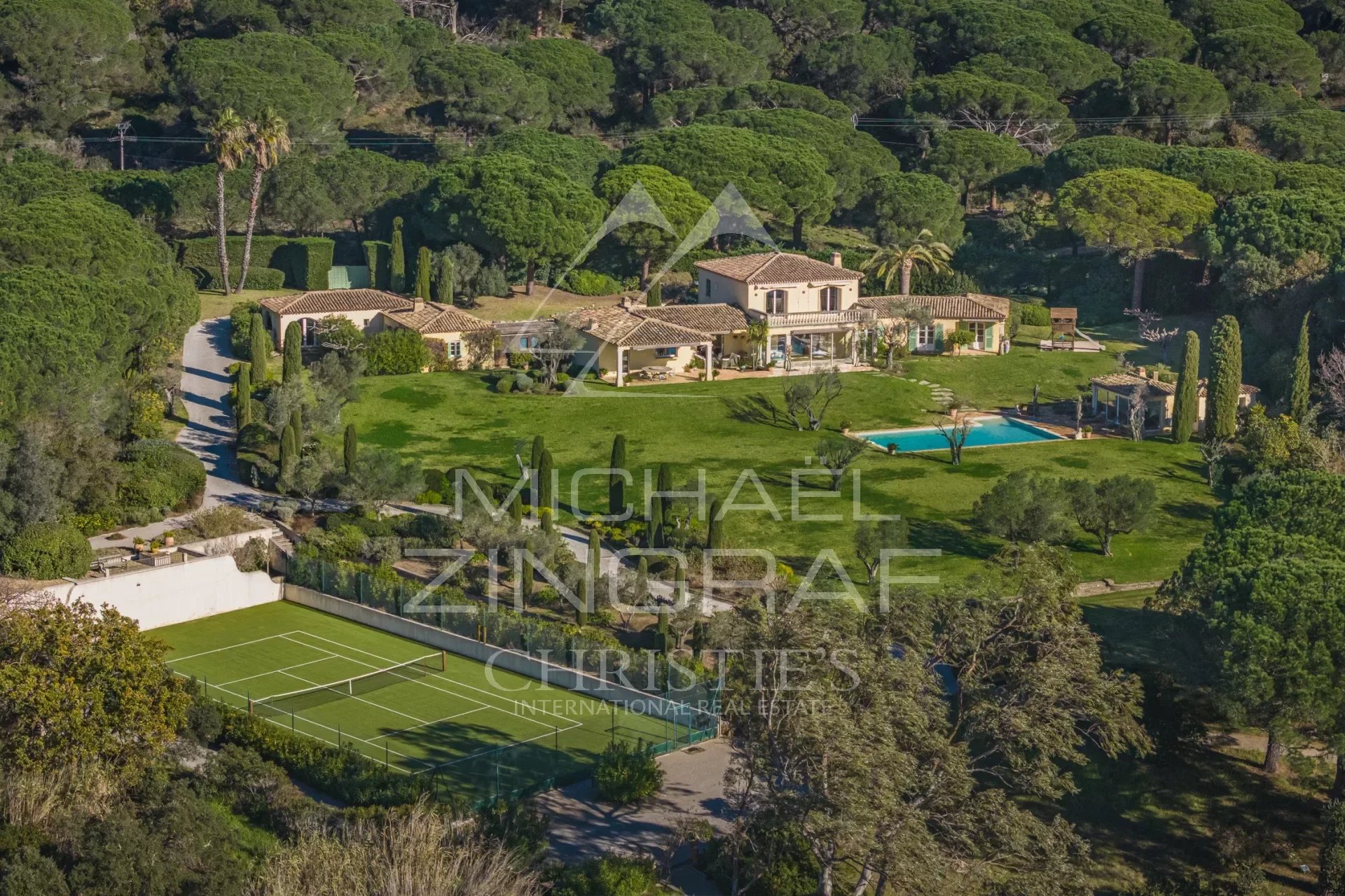 Sole agent - Large Outstanding  property with helipad in the heart of Ramatuelle