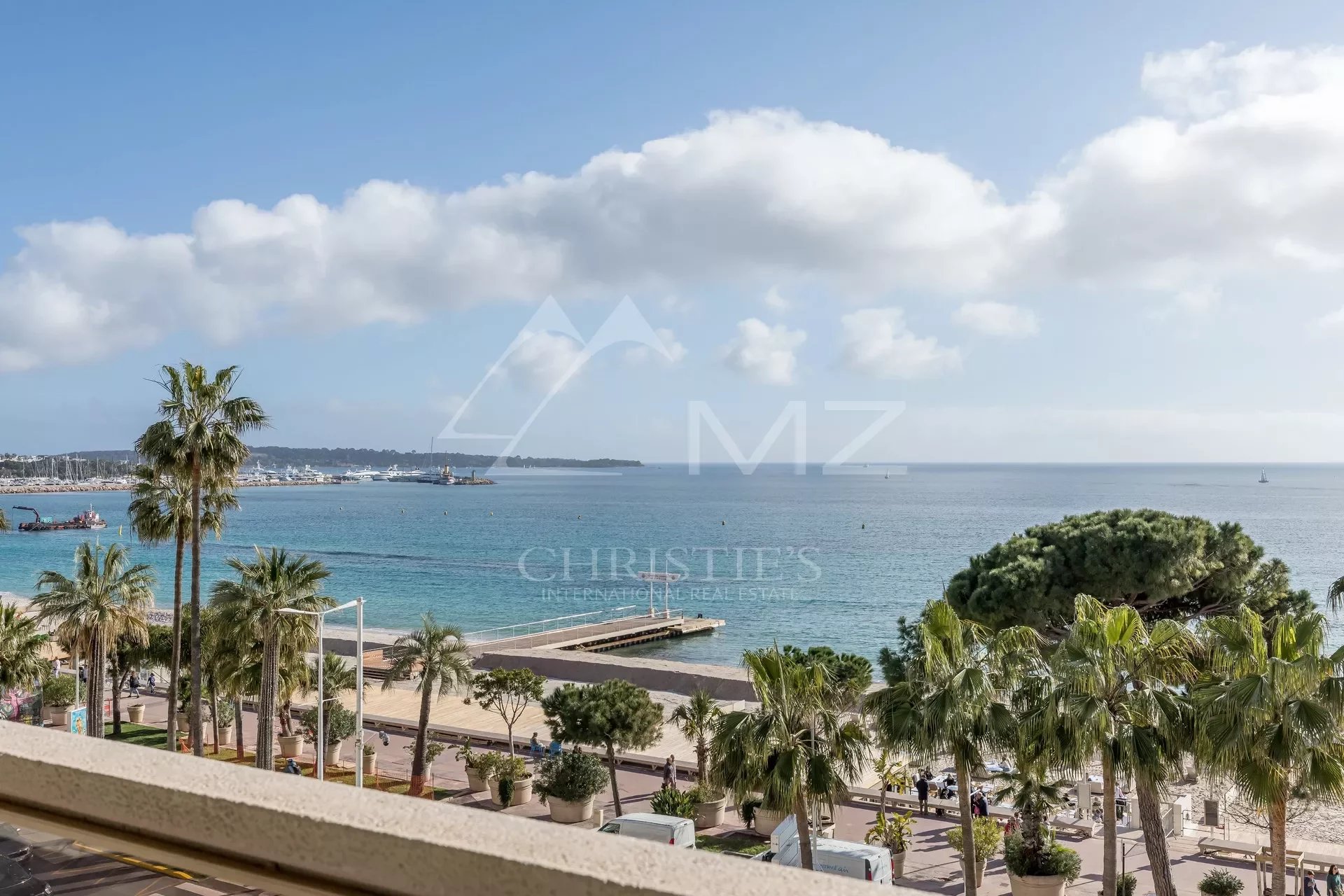 Cannes - Croisette - 2 bedrooms Apartment