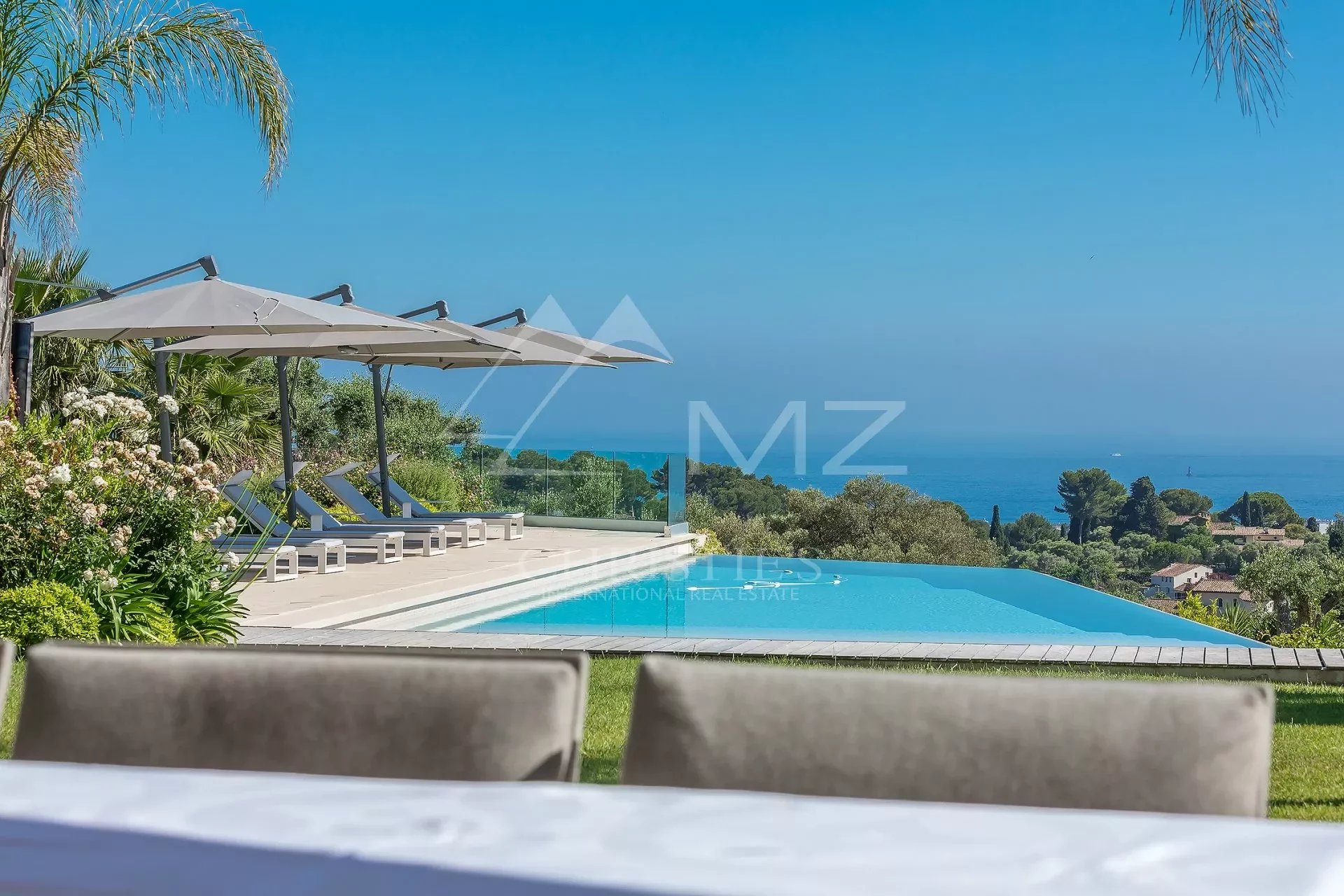 Antibes - Villa californienne avec vue mer