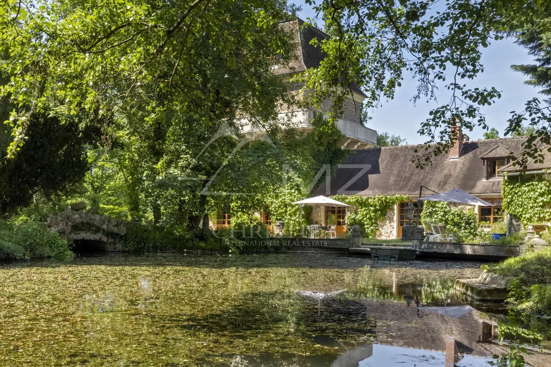 Außergewöhnliches Herrenhaus mit Teich, Obstgarten und Pool in Chevreuse Verkauf Herrenhaus - Chevreuse 78460 - Teich - Obstgarten - Schwimmbad