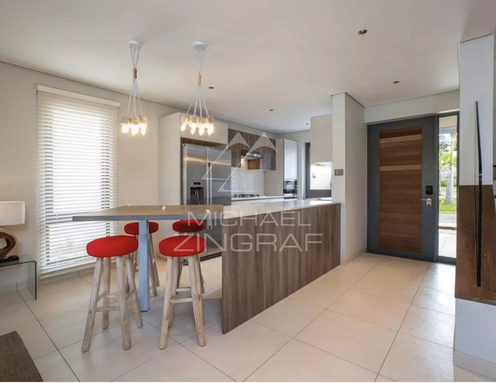 Exceptional duplex in the heart of Anahita