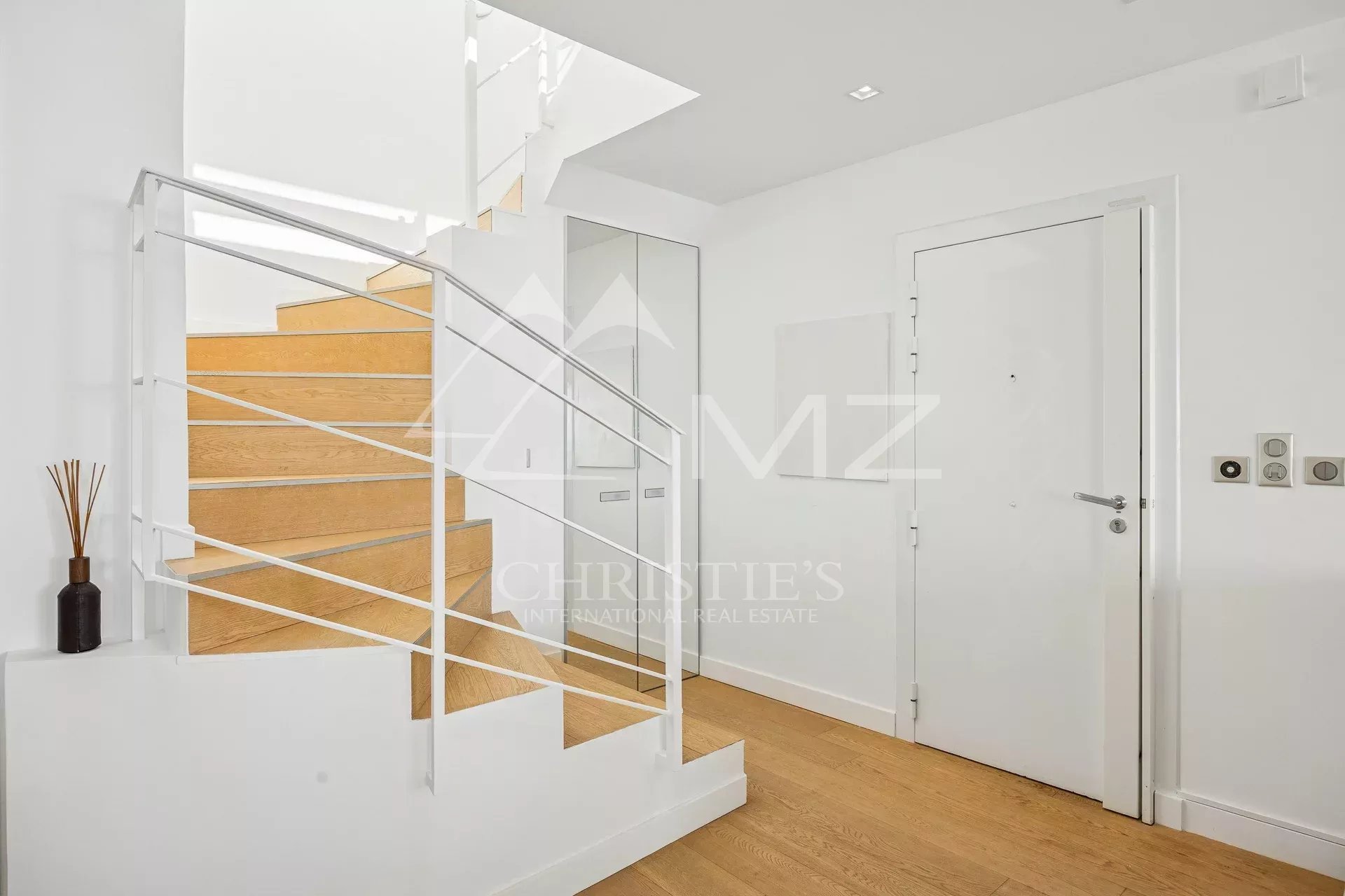 Superb duplex on the last floor