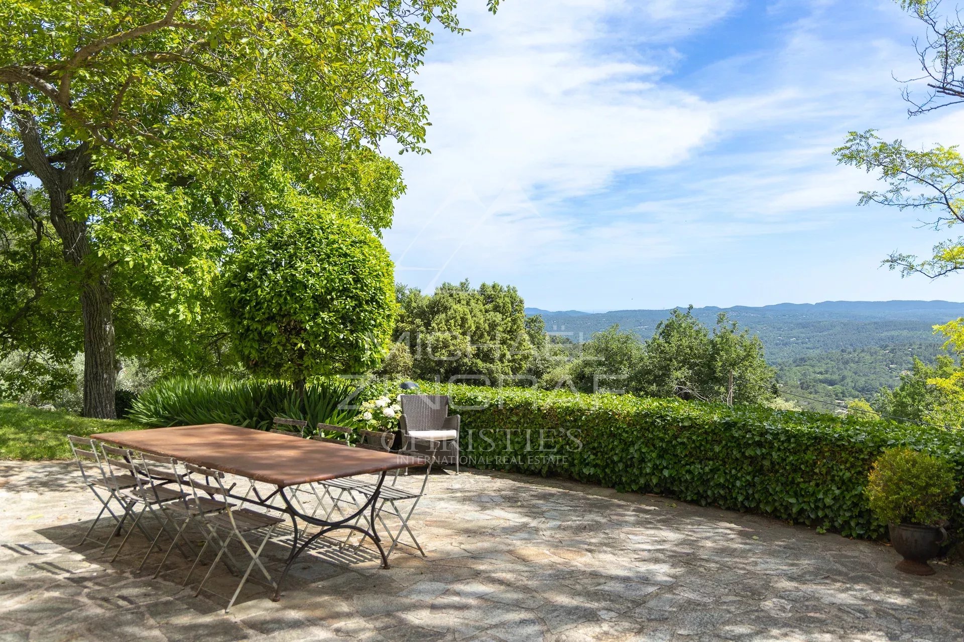 Propriété d’exception – Vue panoramique & âme authentique en pleine nature