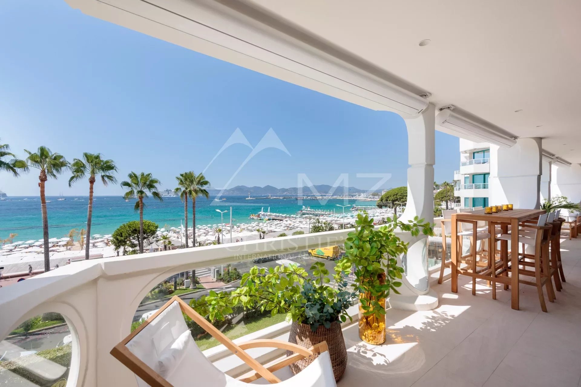Cannes - Croisette - Sumptuous sea view apartment