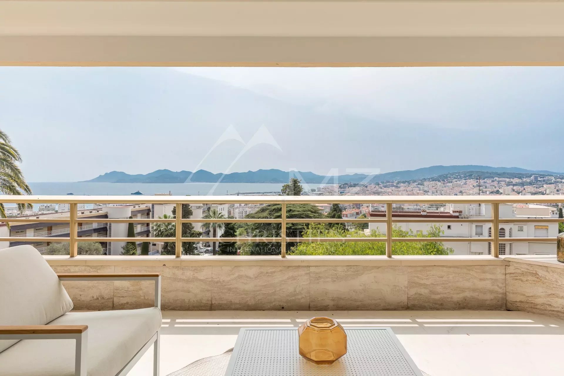 Hervorragendes Apartment mit Panoramablick auf das Meer