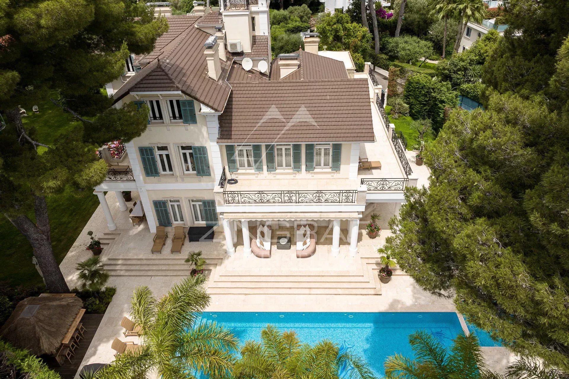 Cap d’Antibes – Prächtige Belle-Époque-Villa in einer privaten Domäne