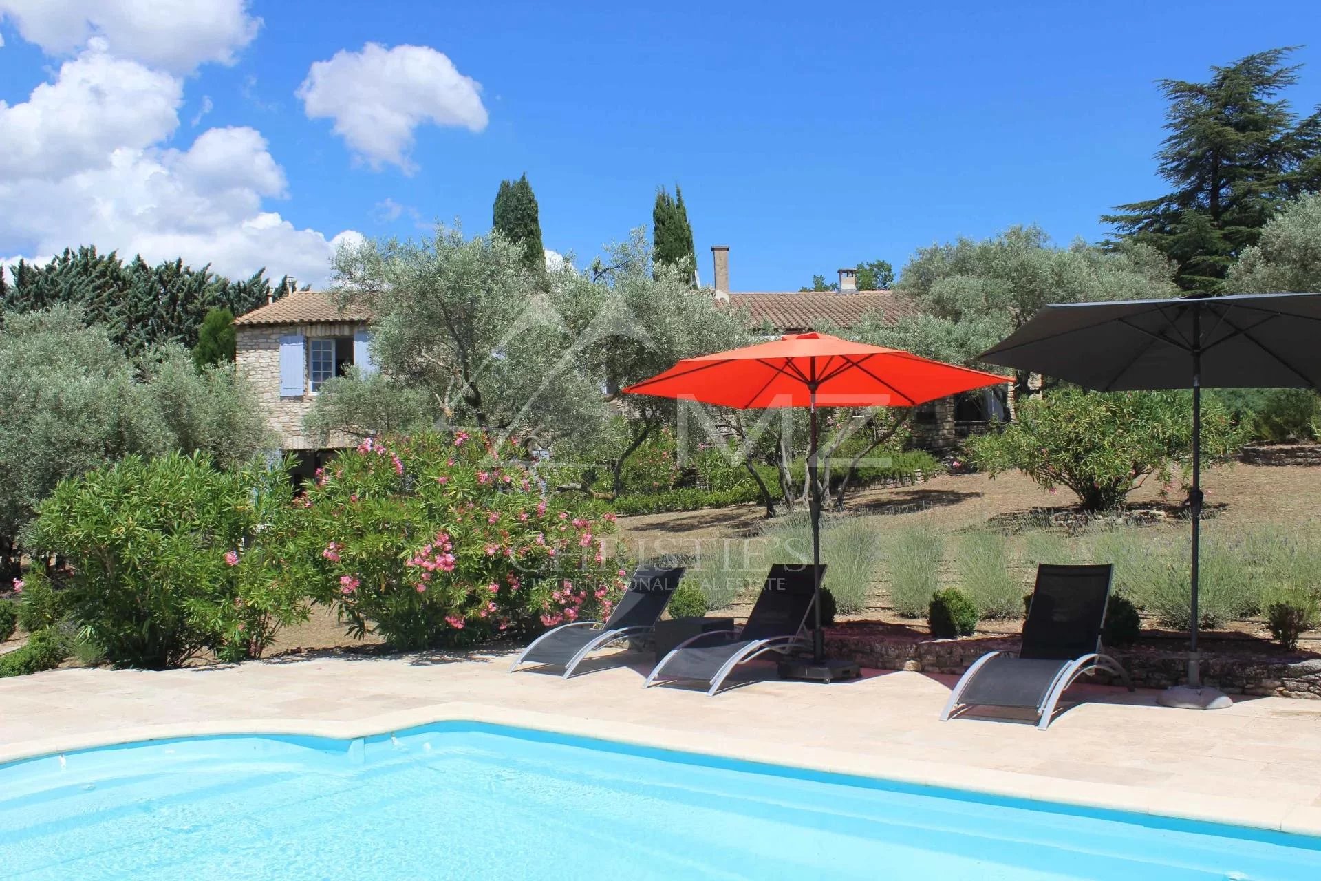 Gordes - Beautiful holiday home with clear view
