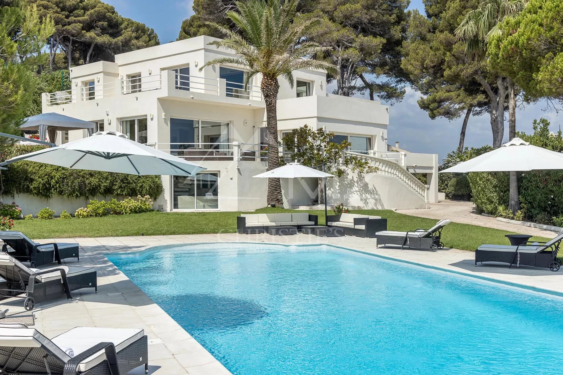Magnificent contemporary villa