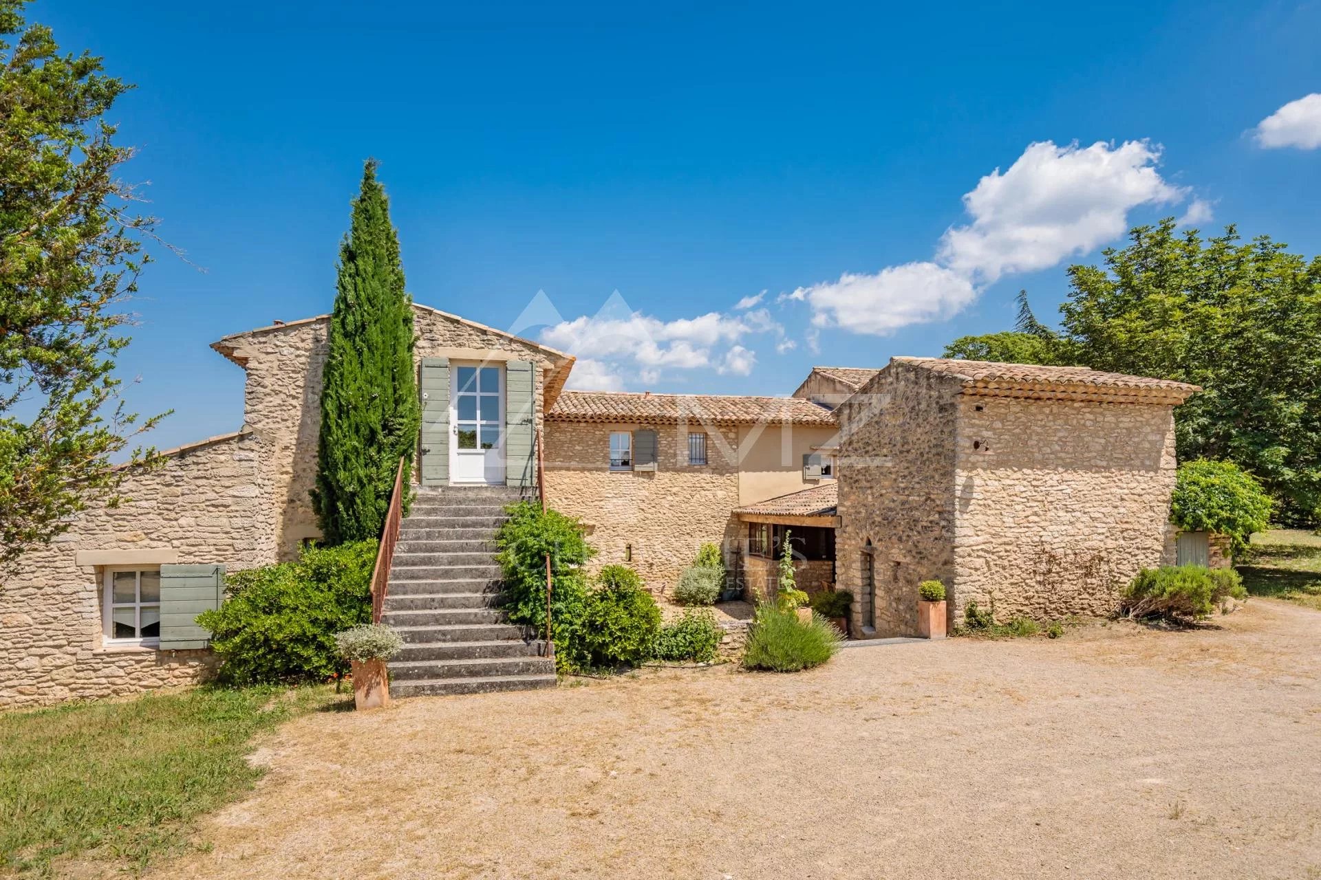 Luberon - Beautiful provençal home with long pool